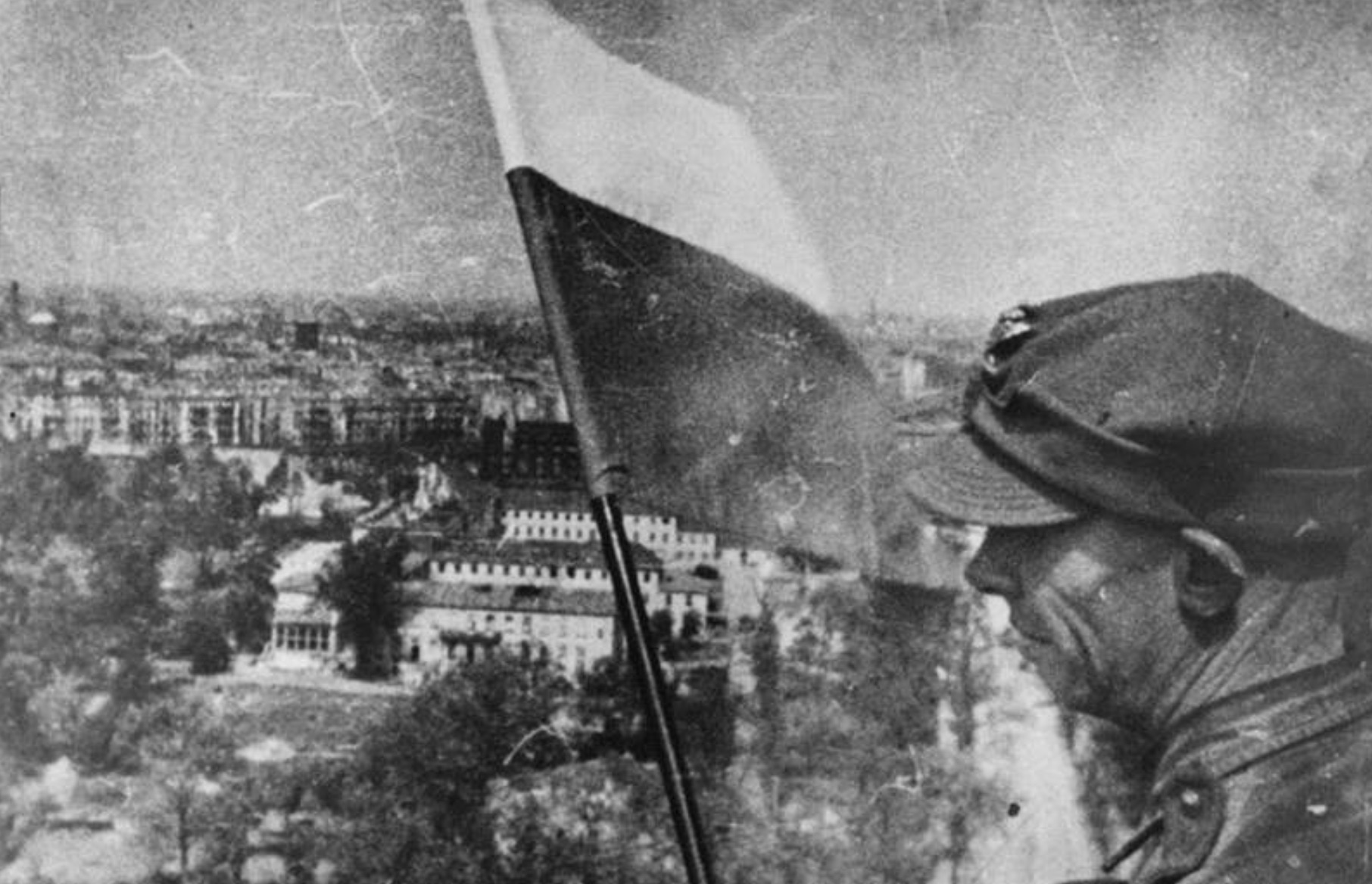 Polish flag raised on the top of Berlin Victory Column. 